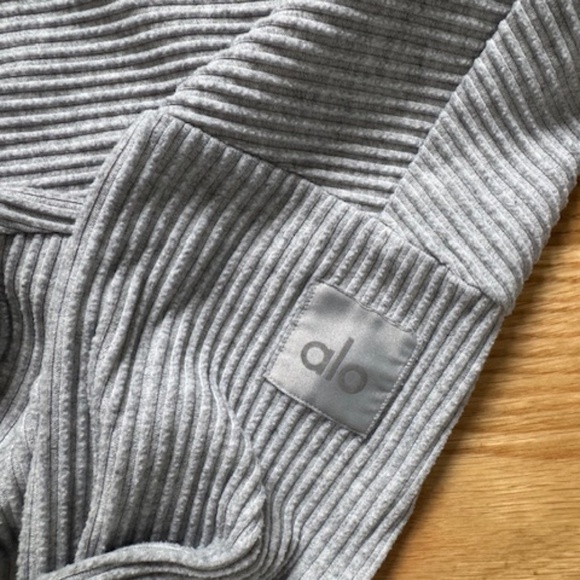 Alo Yoga Muse Hoodie, Size X-Small, Athletic Heather Grey - Picture 7 of 9